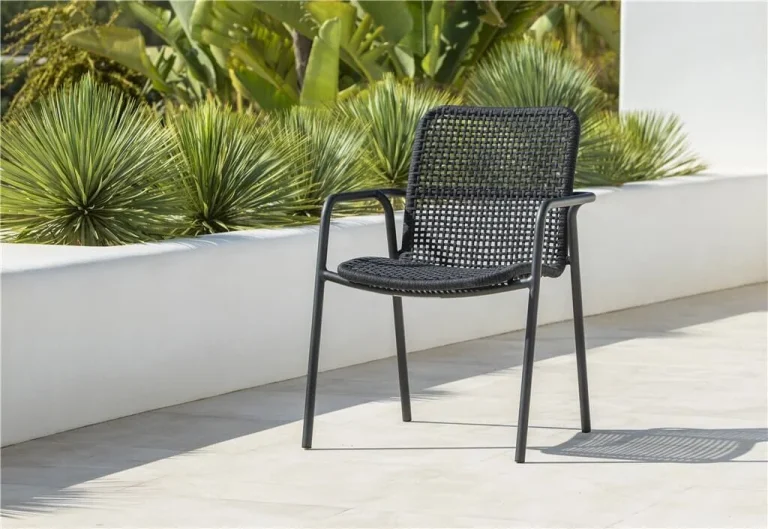 chaise_exterieure_durham_jati_kebon_cannes