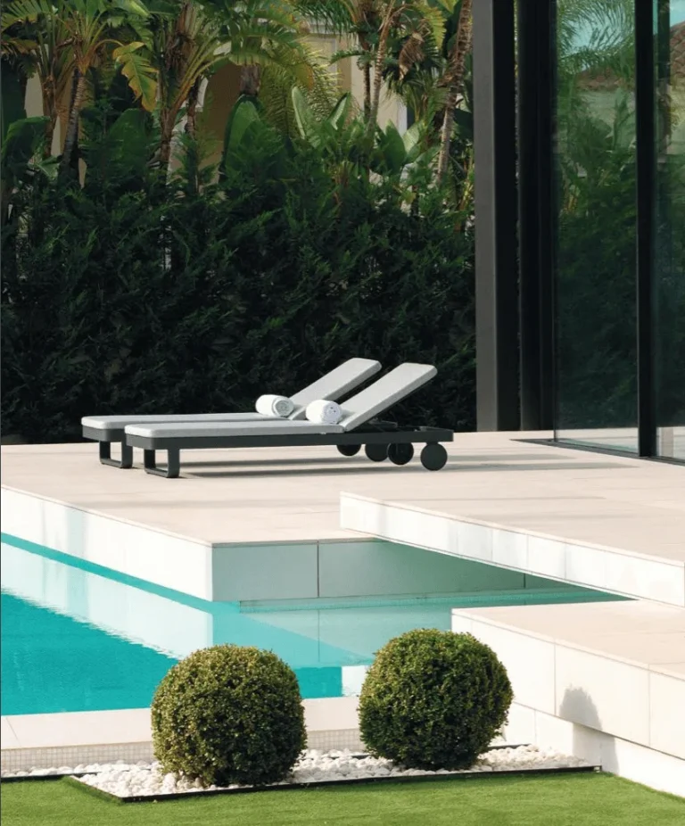 mobilier_exterieur_06_bain_soleil_durby_jati_kebon