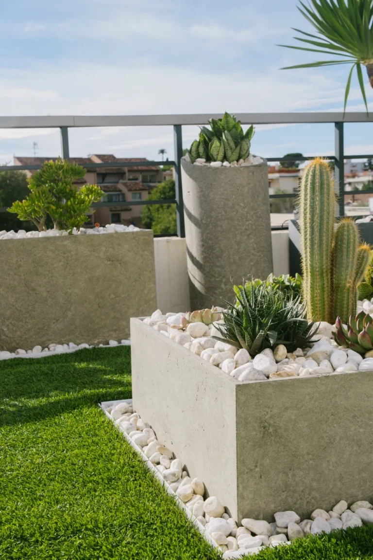 amenagement_exterieur_cannes_allure_beton_jardiniere