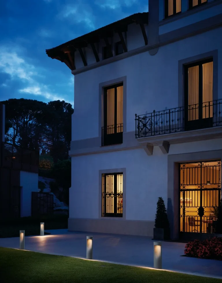 eclairer allee luminaire exterieur borne MOAI